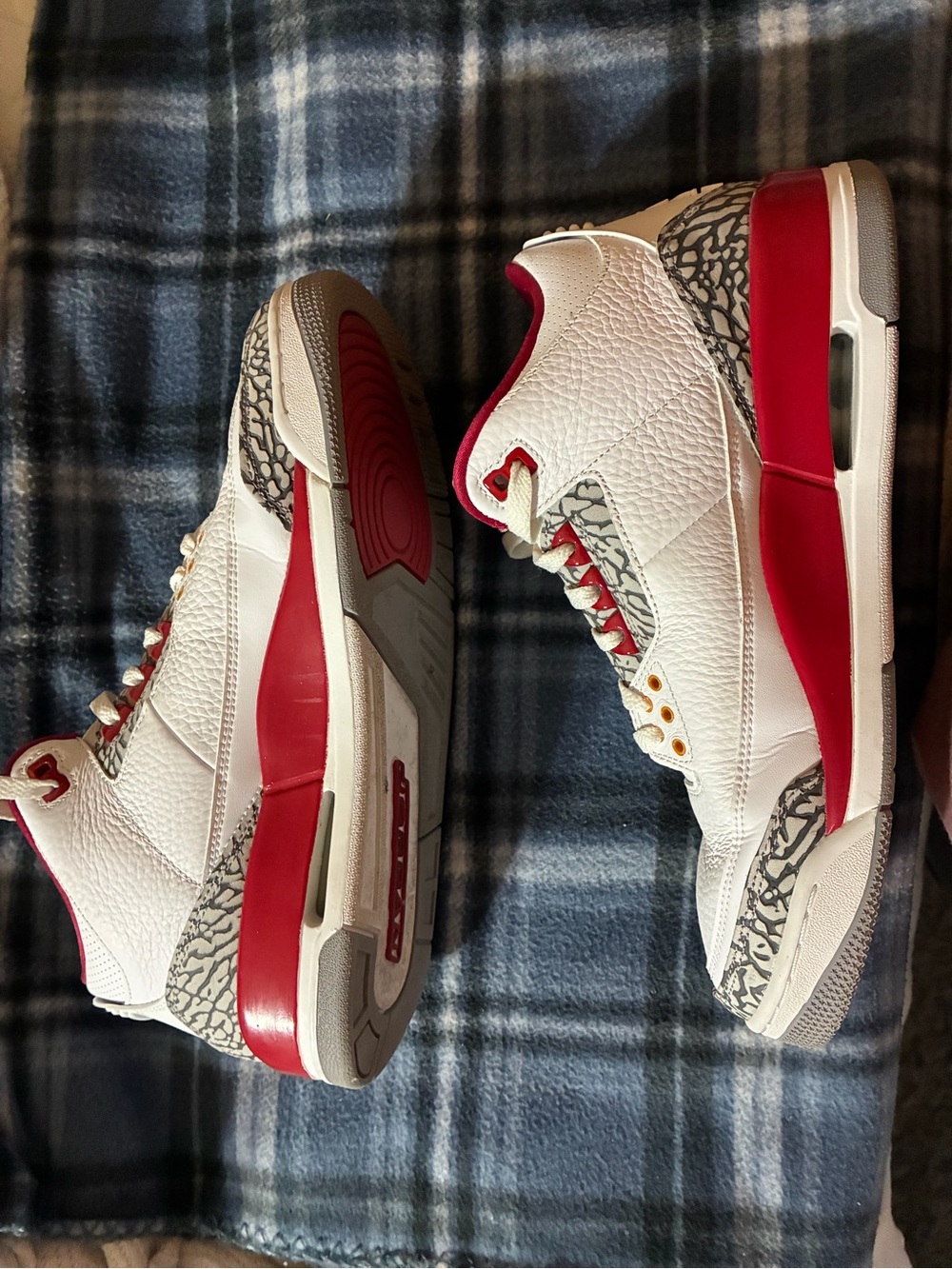 Air Jordan 3 - Fire RedMen's White and Red Retro